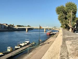 アルルにあるHôtel Porte de Camargue - Les Quais d'Arlesのギャラリーの写真