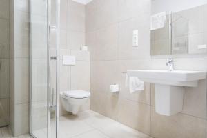 A bathroom at Apartman Balaton