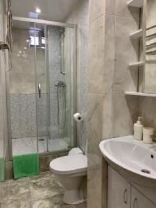 Un baño de Guest House na Pribrezhnoy