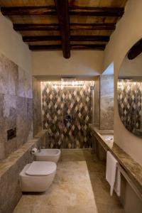 
A bathroom at Agriturismo Mormoraia
