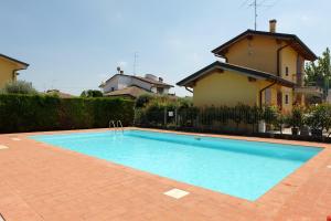 Gallery image of A casa di Laura with pool and free bikes in Ronchi