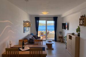 Gallery image of Apartment Sandra (2+2) with a breathtaking view 2 in Vis