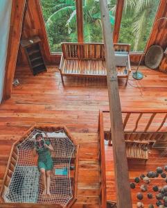 Camiguin Volcano Houses - A-Frame house的阳台或露台