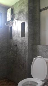 Bathroom sa Nalin Place