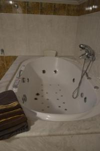 Ένα μπάνιο στο Hotel Agistro