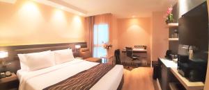 صورة لـ Amora NeoLuxe Suites Hotel في بانكوك