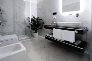 Vannituba majutusasutuses Escape Luxury Suite - CA Domus Collection