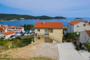 Gallery image of A lovely and cozy room with a breathtaking view 2 in Vis