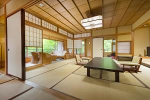 A seating area at Seiryu-so