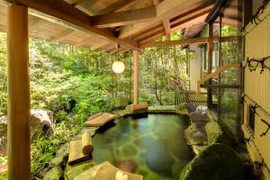 A garden outside Seiryu-so