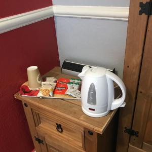 Coffee and tea-making facilities at Newcastle House Rothbury 