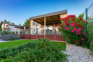 Φωτογραφία από το άλμπουμ του Mobile Homes Sanmar σε Punat