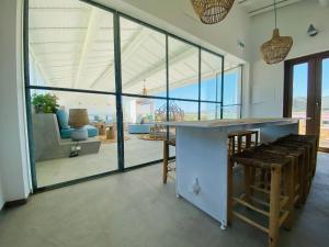 Een zitgedeelte bij Hortas do Rio - Casa de Campo