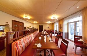 A seating area at Hotel Boulevard