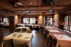 Εστιατόριο ή άλλο μέρος για φαγητό στο Bernerhof Swiss Quality Hotel Gstaad