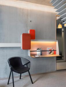 Kuchyň nebo kuchyňský kout v ubytování OKKO Hotels Nantes Centre Ville + 29 fotografií