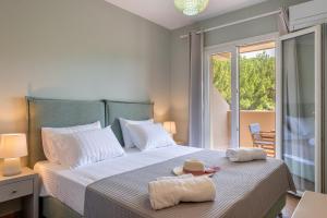 Galería fotográfica de Egialion Iqia en Argostoli 171 fotos más