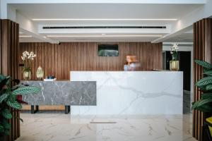 Lobby o reception area sa Cosmo Napa Boutique Hotel