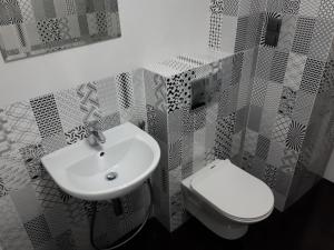 Phòng tắm tại Романтическая квартира с камином +10 ảnh