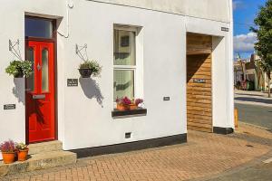 Gallery image of Deluxe Pirate's Cove Themed Apartment in St Austell