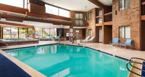 Swimmingpoolen hos eller tæt på Best Western Plus Landmark Inn