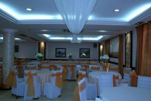 Posezení v ubytování Hotel Colombo Elbasan + 31 fotografií