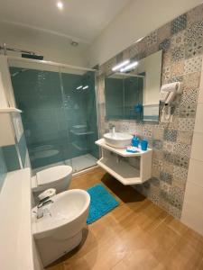 A bathroom at Le Calette 105