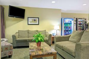 Posezení v ubytování Microtel Inn and Suites - Inver Grove Heights
