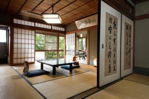 Posezení v ubytování Seikiro Ryokan Historical Museum Hotel