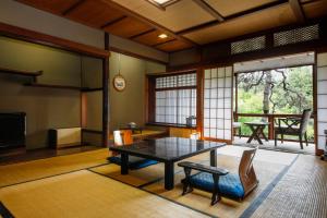 Posezení v ubytování Seikiro Ryokan Historical Museum Hotel