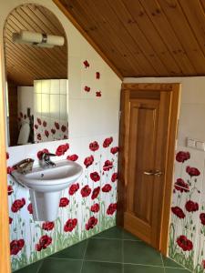 Et badeværelse på Фінський будинок для ідеального романтичного чи сімейного відпочинку