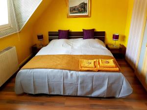 Postel nebo postele na pokoji v ubytování StayInCologne