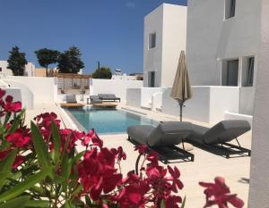The swimming pool at or close to Quartano Luxury Cycladic Residence, Adults Only (13+)