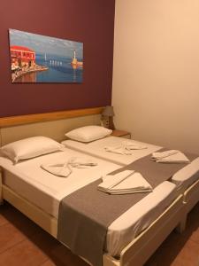 Postel nebo postele na pokoji v ubytování Vagia Mare