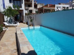 The swimming pool at or close to Casa Rural tía Salomé