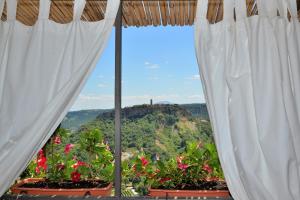 Gallery image of Le Calanque La Terrazza su Civita in Lubriano