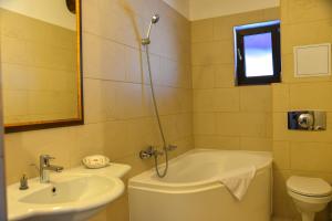 O baie la Cheile Gradistei Fundata Resort