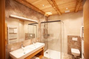 A bathroom at Peil HighEnd-Basic apartments
