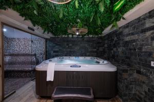 A bathroom at Utopia Forest Még 37 kép