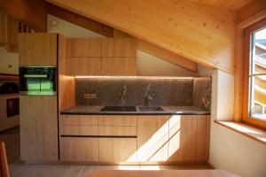 A kitchen or kitchenette at Peil HighEnd-Basic apartments