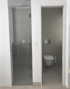 A bathroom at Quartano Luxury Cycladic Residence, Adults Only (13+)