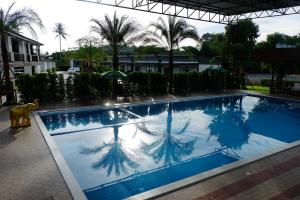 Swimmingpoolen hos eller tæt på Mg Thung Song Hotel
