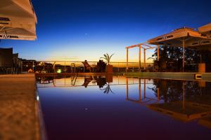 Bazén v ubytovaní Hotel Tami Residence alebo v jeho blízkosti