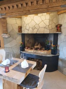 Fotografie z fotogalerie ubytování Le Vieux Chalet v destinaci Crésuz