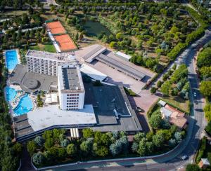 an overhead view of a building with a pool at Hotel Terme Marconi in Montegrotto Terme