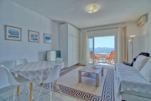 Ruang duduk di Apartments Podvorac +26 gambar