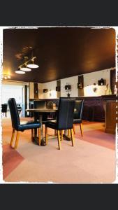 Χώρος καθιστικού στο Hôtel le Bretagne et Restaurant Le Papillon