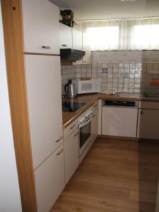 Kuchnia lub aneks kuchenny w obiekcie Ferienwohnung Laserer