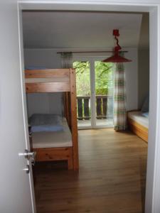 Łóżko lub łóżka w pokoju w obiekcie Ferienwohnung Laserer