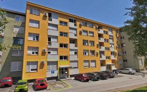 Budova, v ktorej sa apartmán nachádza